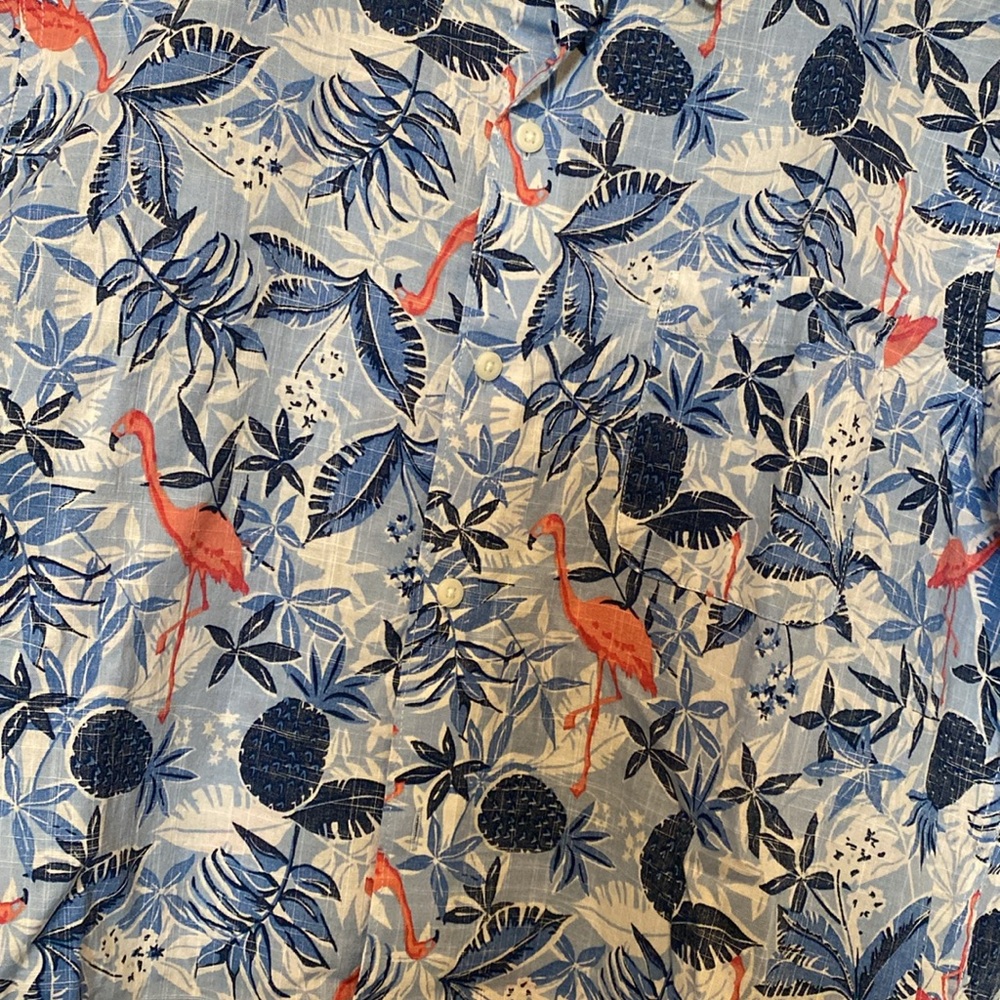 IZOD Saltwater Short Sleeve Shirt Button Up Relaxed Fit Blue Pink Flamingos - Picture 3 of 6